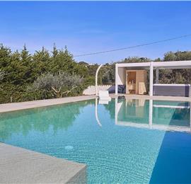 3 bedroom villa with infinity pool, jacuzzi & sauna, Castellammare del Golfo, sleeps 6
